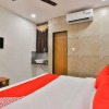 Отель OYO 16675 Hotel Krishna Inn, фото 4