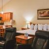 Отель Ramada by Wyndham Stony Plain Hotel & Suites, фото 2