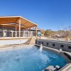 Отель Dreamspace - Hot Tub, Fire Pit, 5 Min. To Park 2 Bedroom Home by RedAwning, фото 13