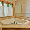 Отель Lumberjack Lodge 5 Bedroom Home by RedAwning, фото 27