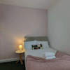 Отель Warm & Calming 3BD Holiday Home - Salford, фото 2