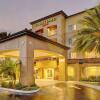 Отель Courtyard by Marriott West Palm Beach Airport в Уэст-Палм-Биче