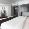 Отель Capital O 45497 Savoy Suites, фото 4