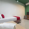Отель RedDoorz near Pantai Tanjung Pendam 2, фото 6