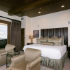 Отель Premium Luxury Three Bedroom Suite with Hot Tub 3 Apartment Hotel by RedAwning, фото 7