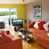 Отель Pet-friendly lakeside house on Spring Lake in the Cotswold Water Park, фото 18
