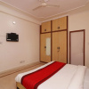 Отель OYO 11452 Golden Castle Lodge, фото 7