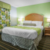 Отель Rodeway Inn & Suites Winter Haven Chain Of Lakes в Уинтер-Хевне