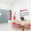 Отель RedDoorz Syariah near Grand Galaxy Park, фото 1