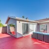 Отель South Central Los Angeles Home w/ Patio, фото 10