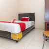 Отель RedDoorz @ Jalan Maengket Manado, фото 12