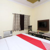 Отель OYO 13005 The Park Roots, фото 2
