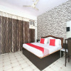 Отель OYO 10376 Hotel Golden Inn, фото 10