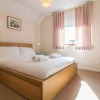 Отель Spacious Canal side Apartment With Free Parking, фото 7
