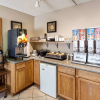 Отель Dragonfly Inn and Suites, фото 17