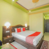 Отель OYO 7583 Hotel Suraj Palace 1, фото 16