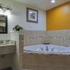 Отель Romantic Inn & Suites, фото 7
