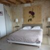 Отель Chambres d'Hôtes de Champs Fleuri, фото 5