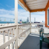Отель Boardwalk Hotel Charlee & Beach House Rentals, фото 31