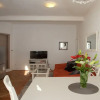 Отель Modern apt With Large Garden & Parking in Center, фото 10