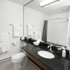 Отель Luxurious One-bedroom With in Suite Laundry and Parking, фото 9