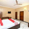Отель OYO Flagship 808230 Komfort Villa, фото 4