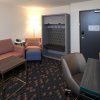 Отель Holiday Inn & Suites Detroit - Troy, an IHG Hotel, фото 6