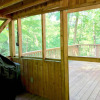 Отель Whispering Falls 2 Bedroom Cabin, фото 10