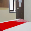 Отель OYO 709 Menjangan Residence at Klayatan, фото 20