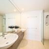 Отель On the Bay Apartments, фото 6
