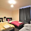 Отель London Zone 2 Lovely 4 bedroom Apartment - 3 Trowbridge Road, фото 11