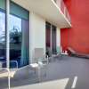 Отель Modern Resort Terrace- Up To 6 Near Beach, фото 21