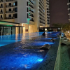 Отель Machome GuestHome at Trefoil Setia City, фото 1