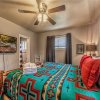 Отель Texas Trio Cabin, 3 Bedrooms, Hot Tub, Fireplace, Sleeps 6, фото 7
