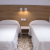 Отель Hostal Nova, фото 4