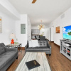 Отель Beautiful Upgraded 2 BR Condo In Tourist District, фото 5