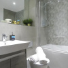Отель Tudors Esuites Roof Garden Penthouse With Gated Parking, фото 8