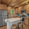Отель Bearfoot Chalet 3 Bedroom Home by NW Comfy Cabins, фото 23