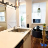 Отель Superb 2 Bed in Plateau 10Min to Mont-Royal Metro, фото 1