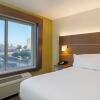 Отель Holiday Inn Express Las Vegas - Stadium Area, фото 21