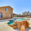 Отель Spacious Glendale Home: Walk to State Farm Stadium, фото 1
