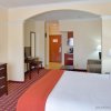 Отель Holiday Inn Express Hotel & Suites Sealy, an IHG Hotel, фото 5
