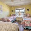 Отель Oak Island Condo - Walk to the Beach!, фото 4