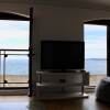 Отель Beachfront Panoramic Seaview Free Wifi & Parking, фото 3