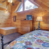 Отель Moonlight Theater Lodge, 3 Bedrooms, Hot Tub, Pool, Sleeps 14, фото 2