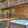 Отель Lil Bear's Den, 3 Bedrooms, Hot Tub, Deck, Wifi, Sleeps 8, фото 15