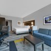 Отель Holiday Inn Express & Suites Houston - Memorial City Centre, an IHG Hotel, фото 2