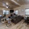 Отель Foxes' Den Cabin with Private Hot Tub and Arcade Game by RedAwning, фото 27