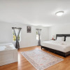 Отель A Cottage in Downtown STL.  Sleeps 10, фото 2