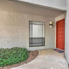 Отель Sleek Phoenix Condo: Walk to Biltmore Fashion Park, фото 22